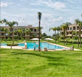 Cosy Flat 2 Bedrooms With Pool And Garden Appartamento
