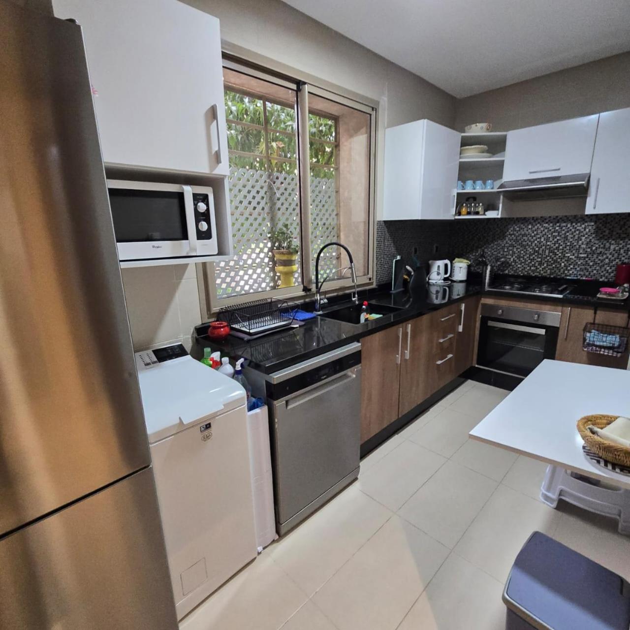 Cosy Flat 2 Bedrooms With Pool And Garden Appartamento